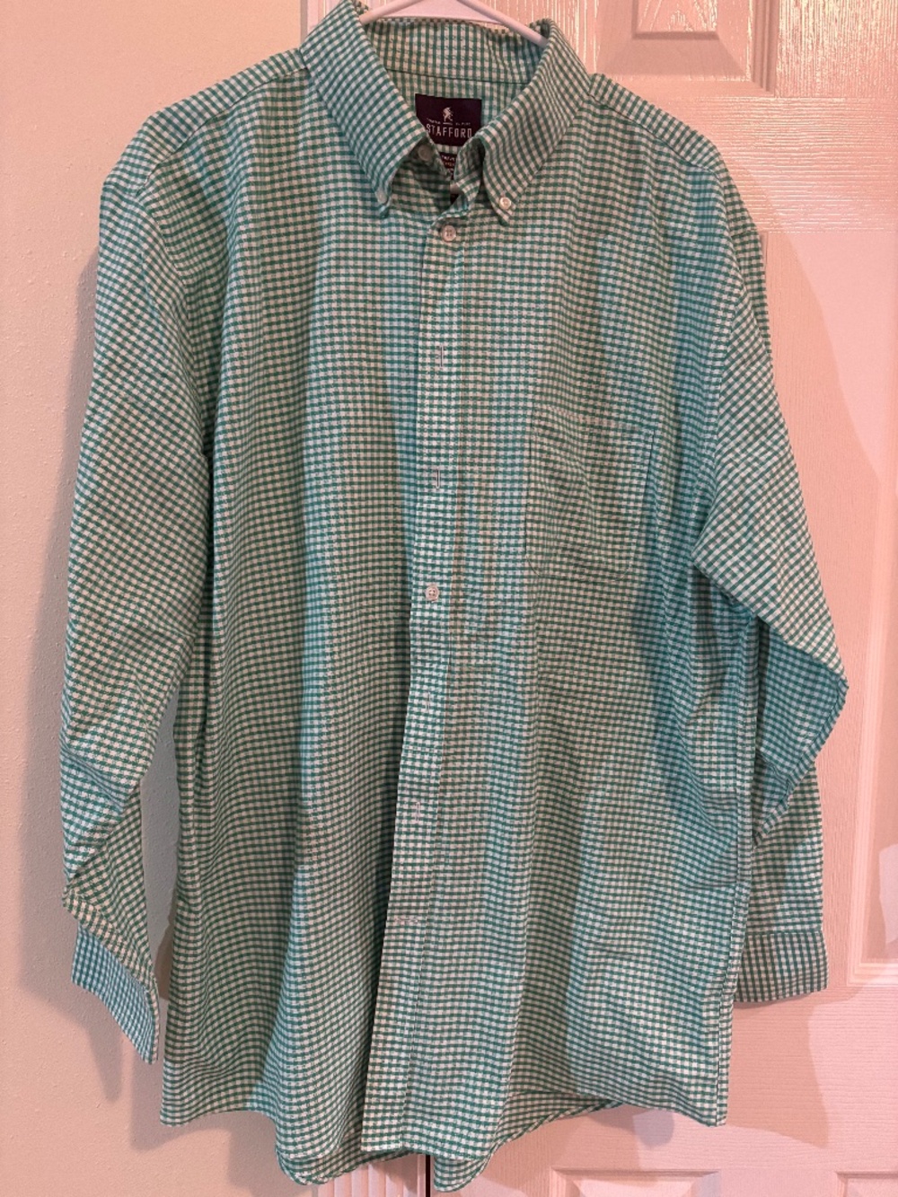 Stafford Travel green plaid men’s dress shirt